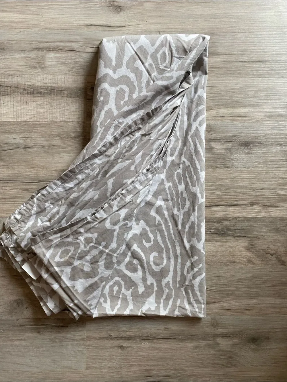 Potter Barn Neutral Ikat Print Fitted Twin Sheet Set